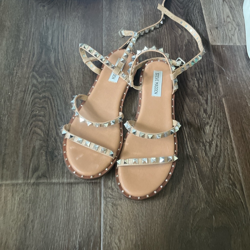 Steve Madden Tan Strappy Sandals with Rhinestone Embellishments
